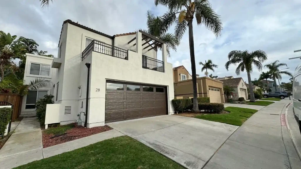 Garage doors Laguna Niguel