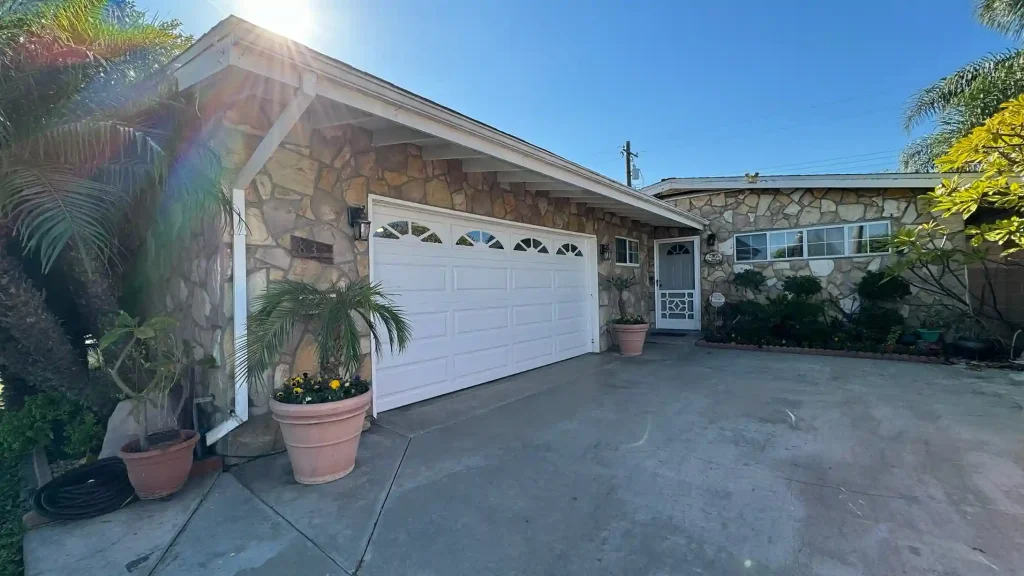 garage door maintenance San Juan Capistrano