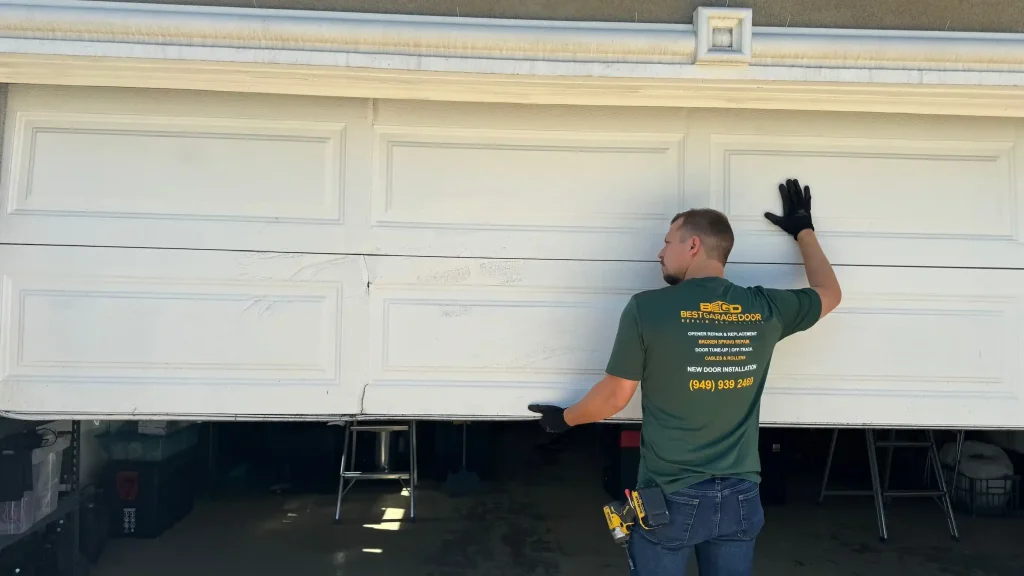 garage door repair man Trabuco Canyon